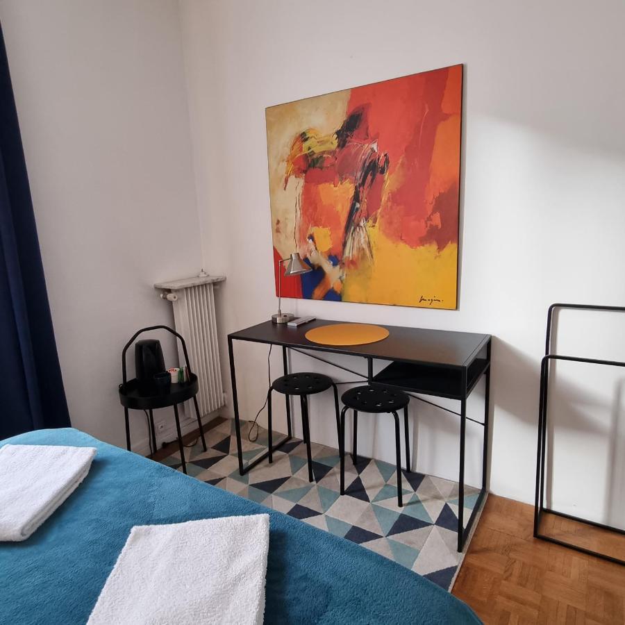 Double Bed Room Homestay Shared Accommodation Parigi Esterno foto